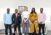 Miss Guinée : la Première Dame réaffirme son soutien au concours avec l’appui du ministre Moussa Moïse Sylla